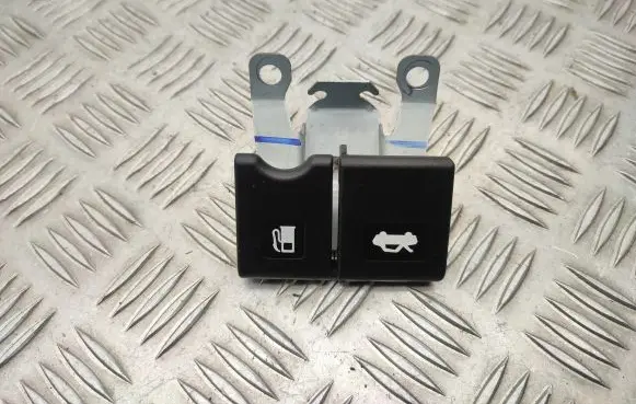 Nissan Qashqai Engine bonnet (hood) release handle