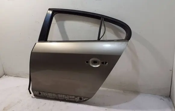 Renault Fluence Rear door 821011173R