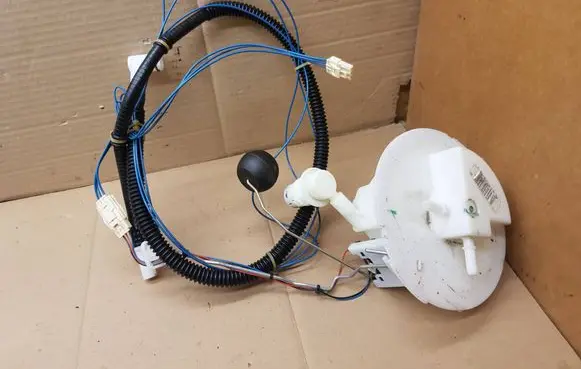 Audi A5 8T 8F Fuel level sensor 8K0201301B