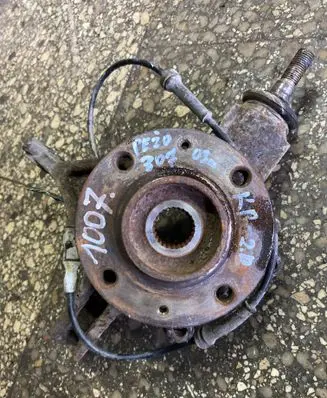 Peugeot 307 Front wheel hub