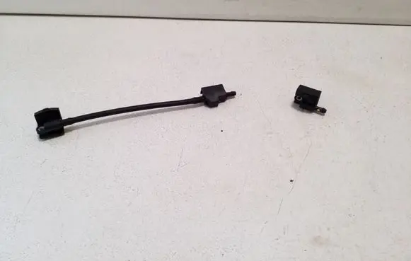 Windshield washer spray nozzle