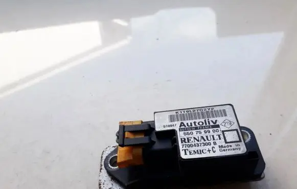 Renault Megane I Airbag deployment crash/impact sensor 550759900 7700437300B