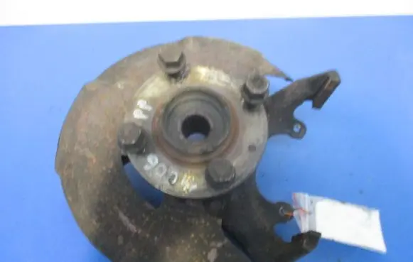 Volkswagen Golf II Front wheel hub spindle knuckle