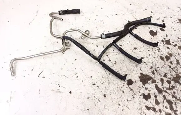 Volkswagen PASSAT B7 Fuel return line/hose 03L201360
