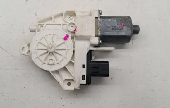 Fiat Freemont Front door window regulator motor 0130822472