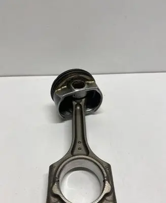 Volvo XC60 Piston with connecting rod 30750711 30750712