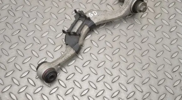 BMW 5 G30 G31 Rear upper control arm/wishbone 6861120