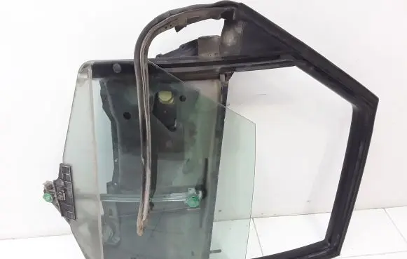Audi A6 S6 C4 4A Rear door manual window regulator 