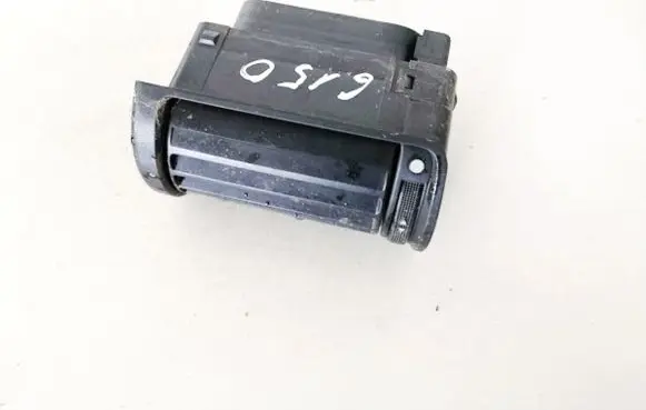 Audi A4 S4 B5 8D Dash center air vent grill 8d1820901