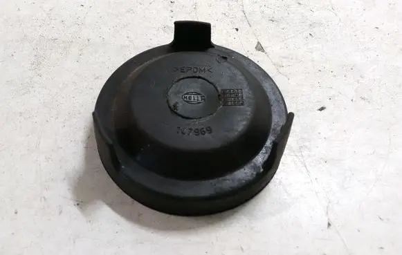 Volvo S40, V40 Headlight/headlamp dust cover 147969