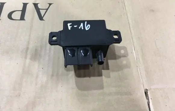 BMW X6 F16 Coolant fan relay 8794011