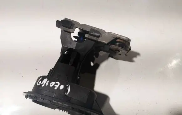 Renault Megane III Seat back rest lock catch 