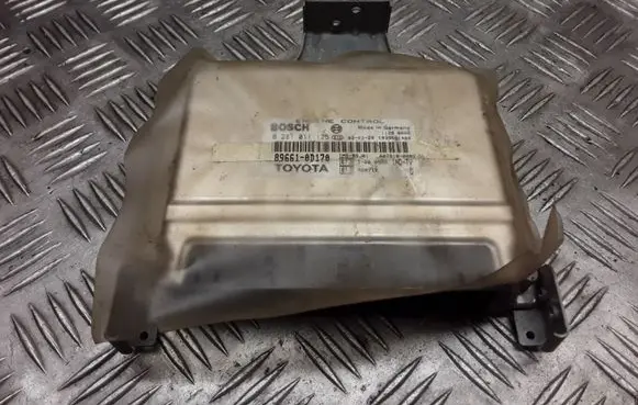 Toyota Yaris Engine control unit/module 0281011125 896610D170 4079180082
