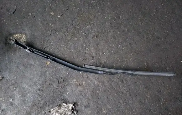 Nissan Primera Windshield/front glass wiper blade 
