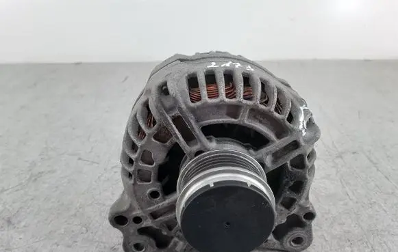 Volkswagen PASSAT B5.5 Generator/alternator 028903031