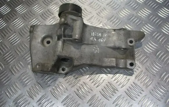 Seat Ibiza III (6L) Engine mounting bracket