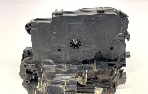 BMW 3 E90 E91 Front door lock 4389474