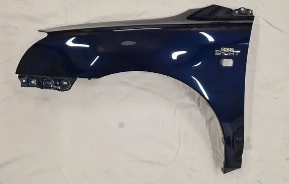 Toyota Avensis T250 Fender