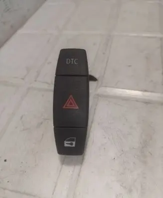 BMW 1 E81 E87 Hazard light switch 6131694560303 549529100