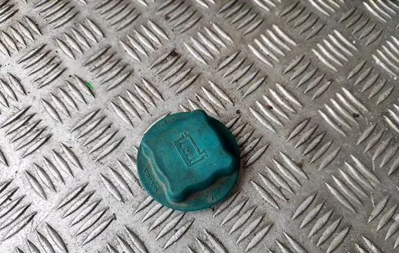 Volvo XC90 Coolant expansion tank/reservoir cap 9445462