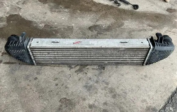 Volvo V70 Intercooler radiator A2045000100 3138476 11T13004