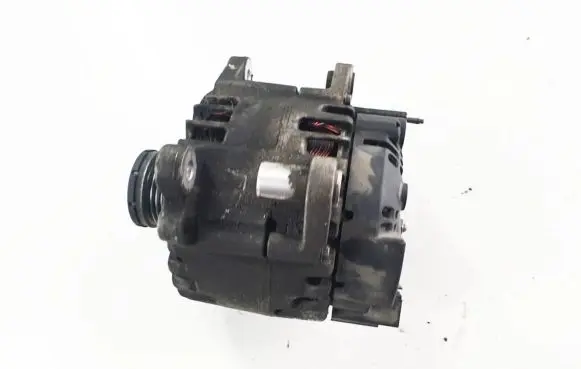 Volkswagen PASSAT B7 Generator/alternator 03C903023T 2608427C 311022976