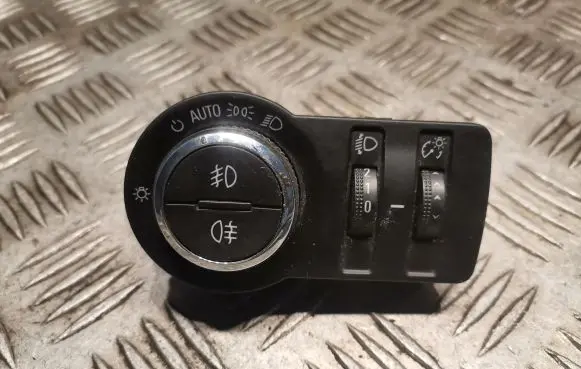 Opel Insignia A Light switch 13268702