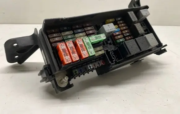 Mercedes-Benz ML W164 Fuse module A1645451740