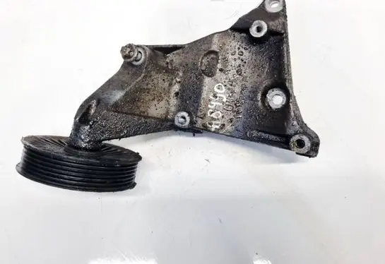 Opel Zafira A Engine mounting bracket 24459840