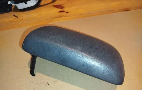 Toyota Avensis T220 Armrest 
