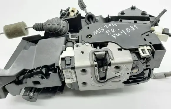 Mercedes-Benz C W204 Coupe door lock (next to the handle) A2047602134 A2047230114