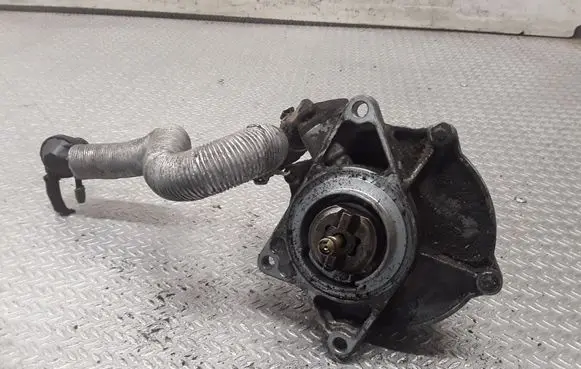 Audi A4 S4 B6 8E 8H Vacuum pump 057145100G