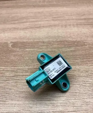 Audi A4 S4 B8 8K Airbag deployment crash/impact sensor 8K0955557C 5WK43809