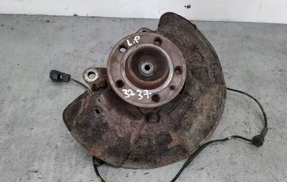 Volvo XC90 Front wheel hub spindle knuckle