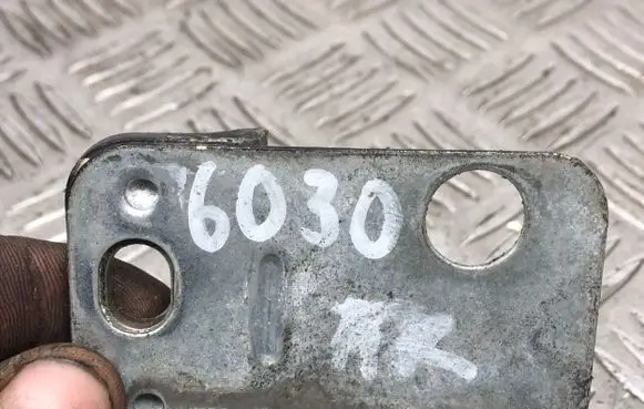 Audi A6 S6 C6 4F Rear door upper hinge 
