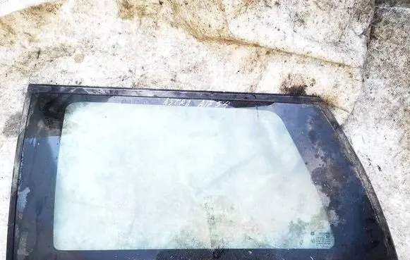Opel Astra F Rear side window as2