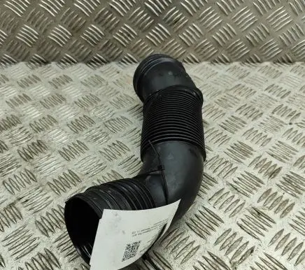 Audi A3 S3 8V Air intake hose/pipe 5Q0129654P