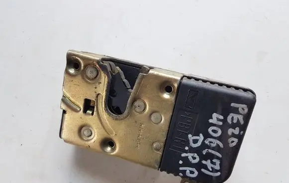 Peugeot 406 Front door lock 08J7