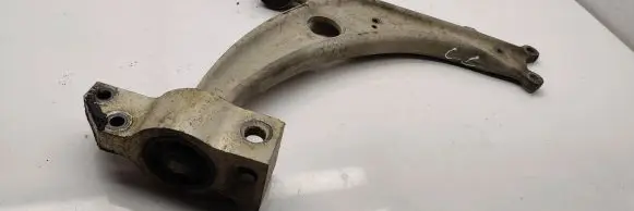 Volkswagen PASSAT CC Front lower control arm/wishbone 3c0407153B