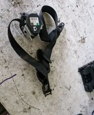 Audi A4 S4 B7 8E 8H Front seatbelt