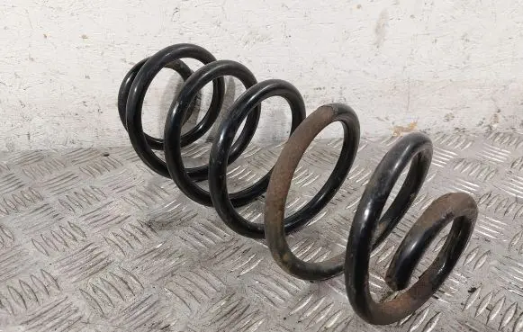 Toyota Verso Rear coil spring 482310F040