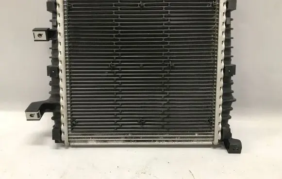 Volkswagen Touareg II Optional radiator 7P0121212L