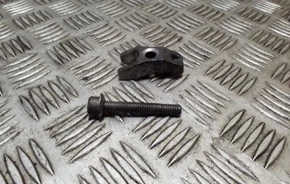 Volkswagen Crafter Fuel Injector clamp holder