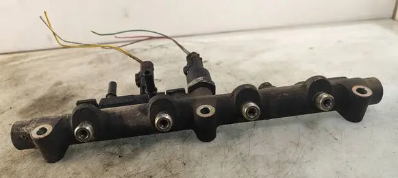 Peugeot 607 Fuel main line pipe 0445214017