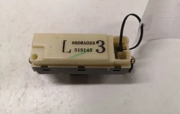 Mitsubishi Grandis Electric window control switch 514933 8608A024 515143