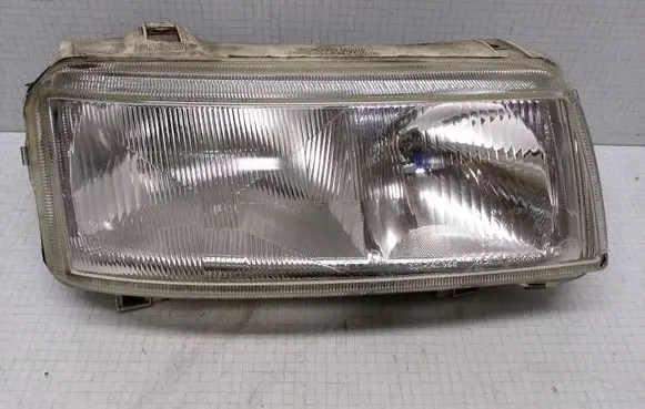 Volkswagen PASSAT B4 Headlight/headlamp 14197000R