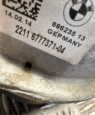 Engine mount bracket
