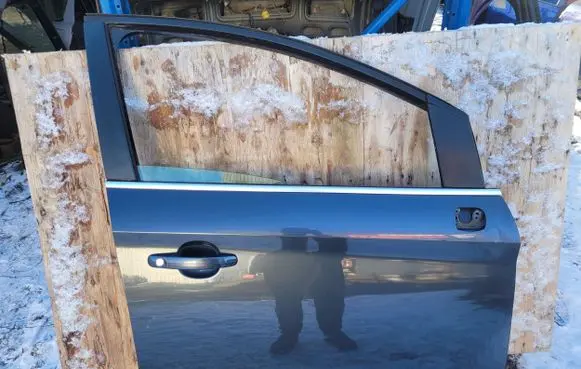 Ford Kuga I Front door