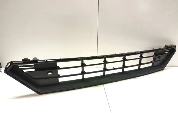 Volvo XC40 Front bumper lower grill 32136098