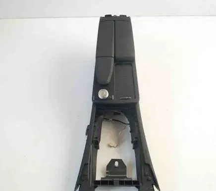 Mercedes-Benz C W204 Center console A2046800150